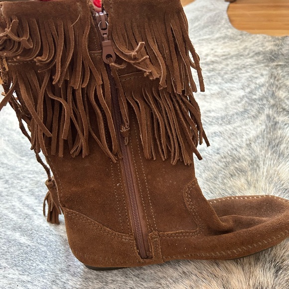 Minnetonka size 8 never worn - Picture 4 of 6